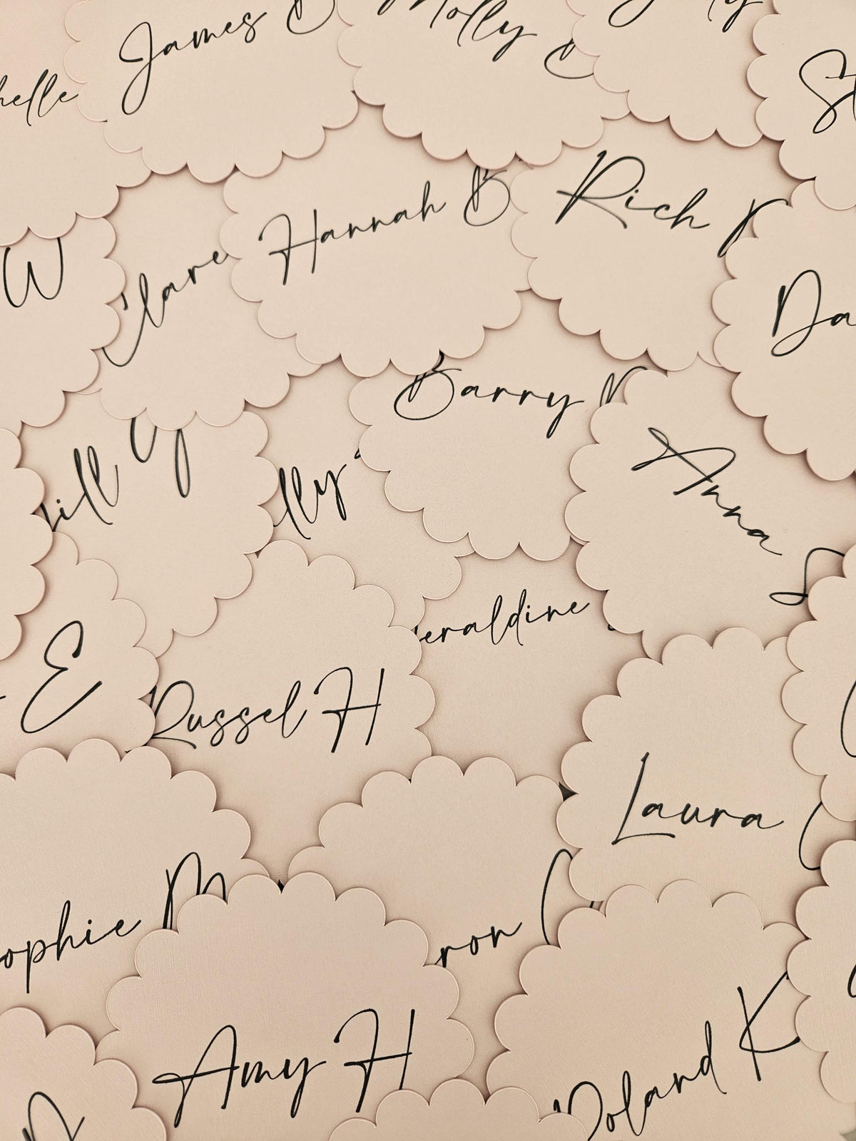 Circular Scalloped Card Name Cards